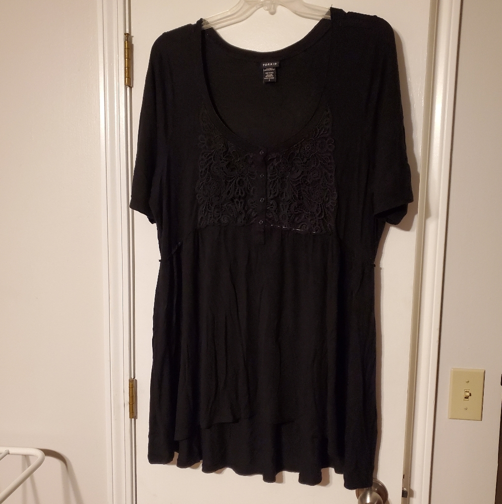 Scoop neck empire waist top with crochet overlay